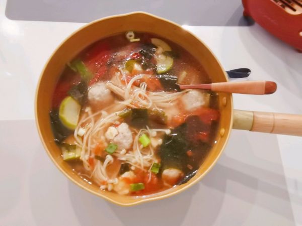 番茄菌菇丸子汤