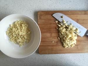 蒜蓉烤大虾【家庭版做法如下】