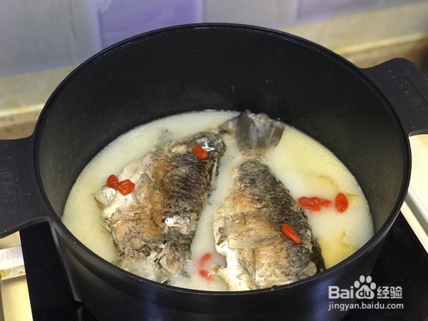 怎样制作鲫鱼汤