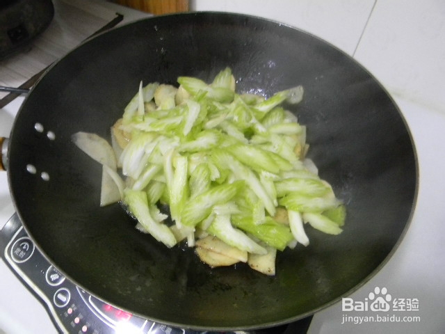 家常菜——蒜香土豆炒西芹