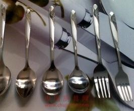 酒店用不锈钢餐具小知识: