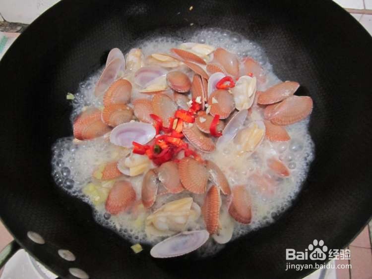 爆炒花甲的做法