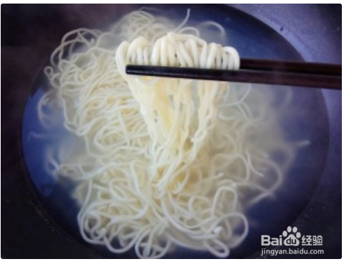 制作清汤牛肉面