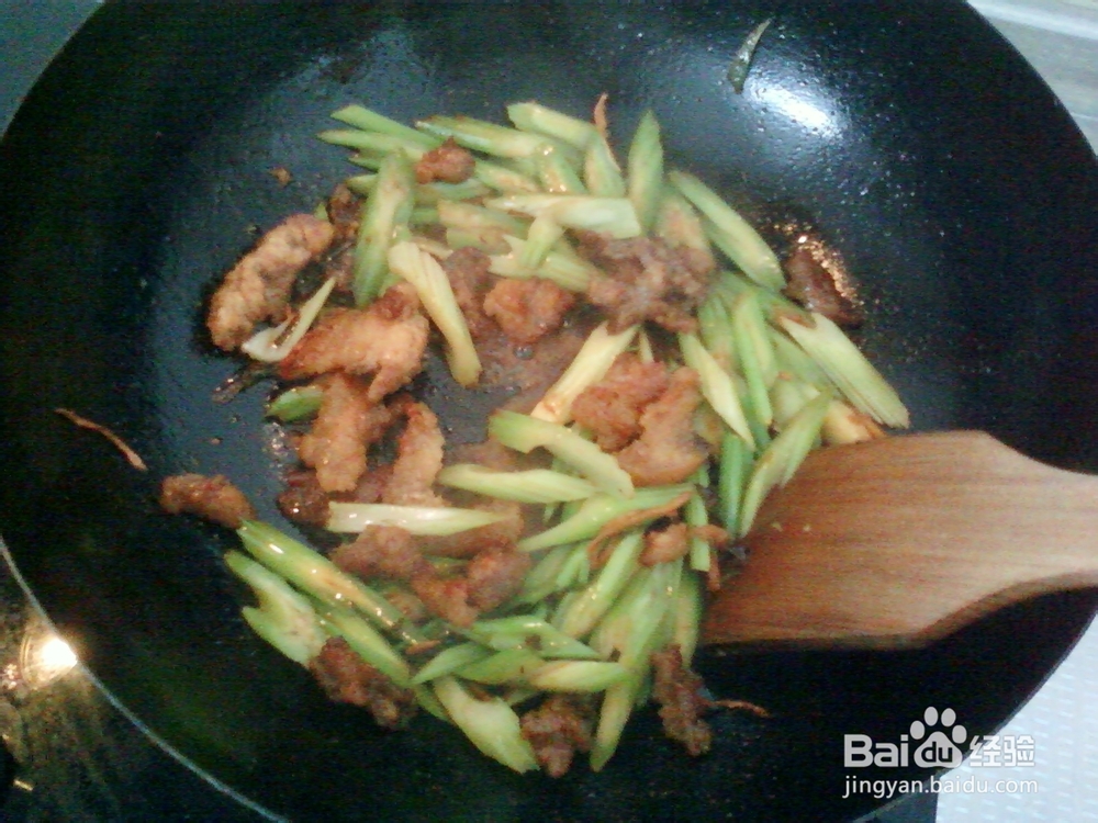 芹菜炒小酥肉