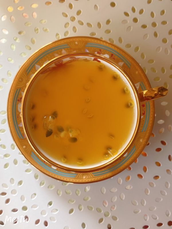 柠檬百香果蜜热饮