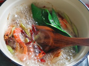 怎样制作出越喝越上瘾的泰式冬阴功汤步骤