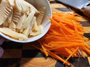 鸡肉版鱼香肉丝怎么做