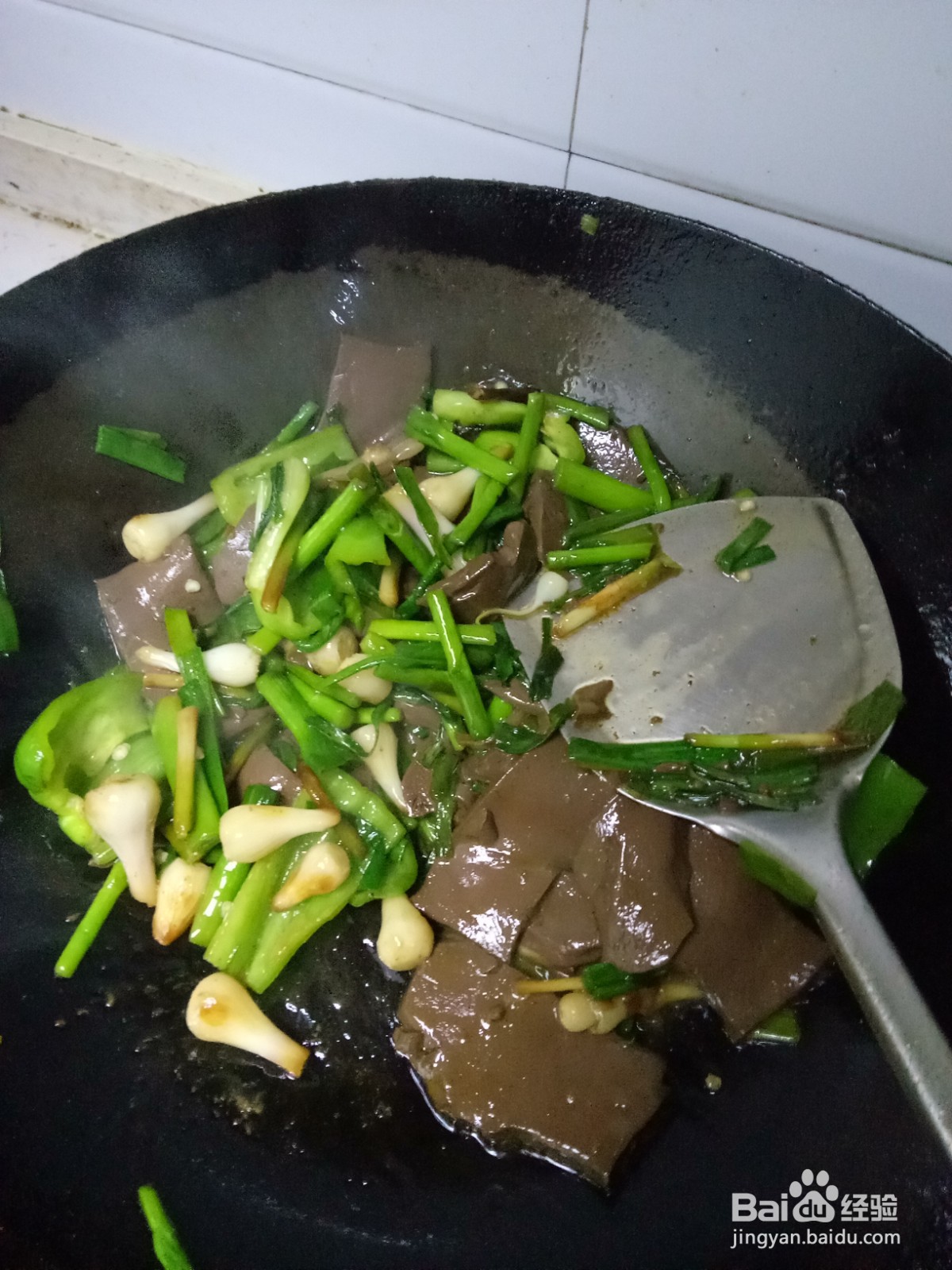 青椒蒜苗炒鸭血