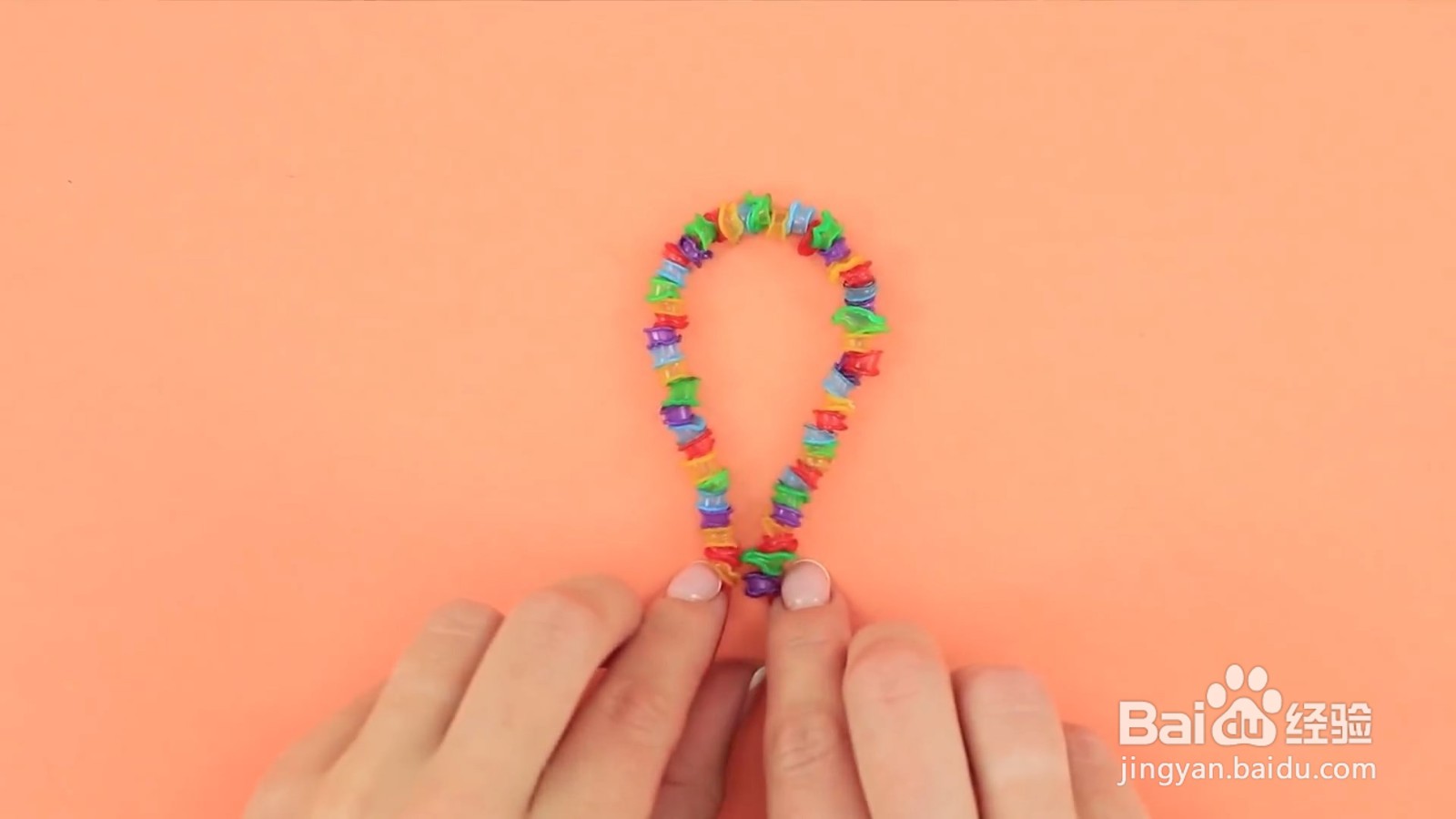 如何用彩色吸管diy美丽的发圈？