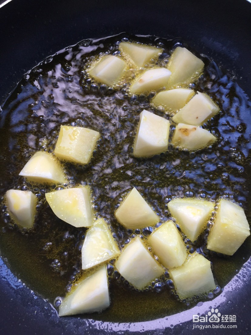 红烧肉烧土豆的做法