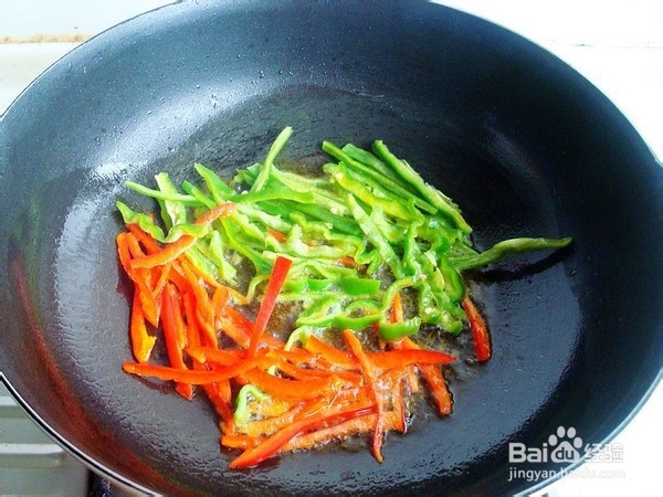 红椰菜炒豆皮的做法