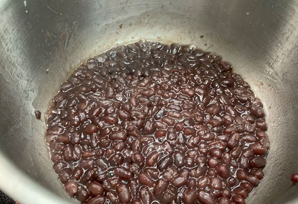 日式蜜豆芝麻包