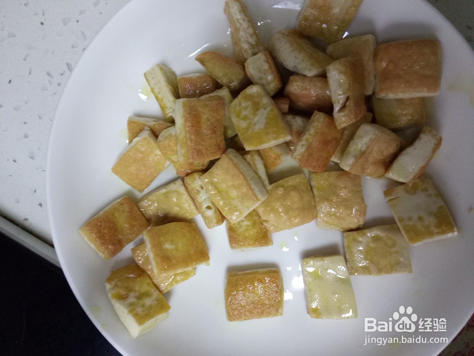 剩肉酱炒皮蛋豆腐