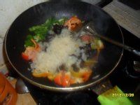 彩椒炒双耳的做法