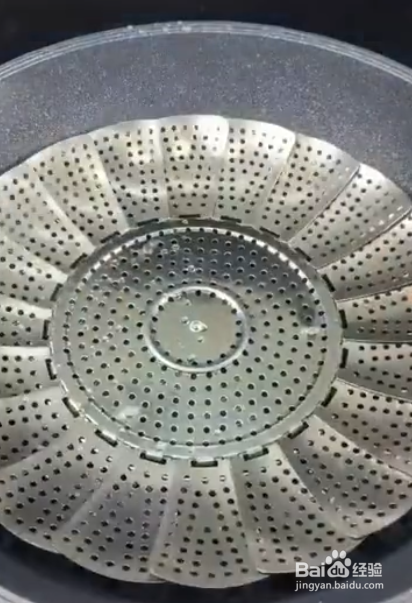 蒸鲈鱼的家常做法