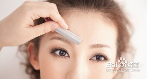 眉毛淡怎么办？DIY修眉技巧大公开