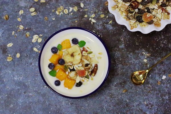 水果坚果谷物酸奶