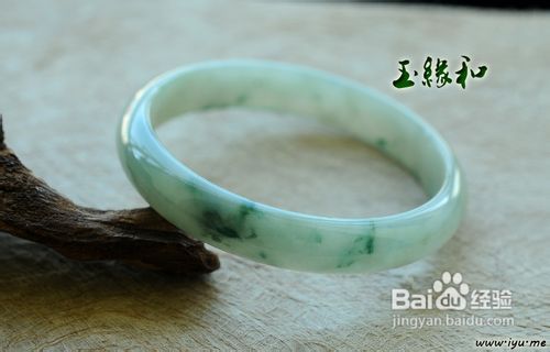 翡翠手镯断裂后怎样修复