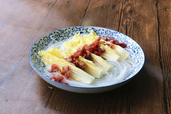 腊肠粉丝娃娃菜