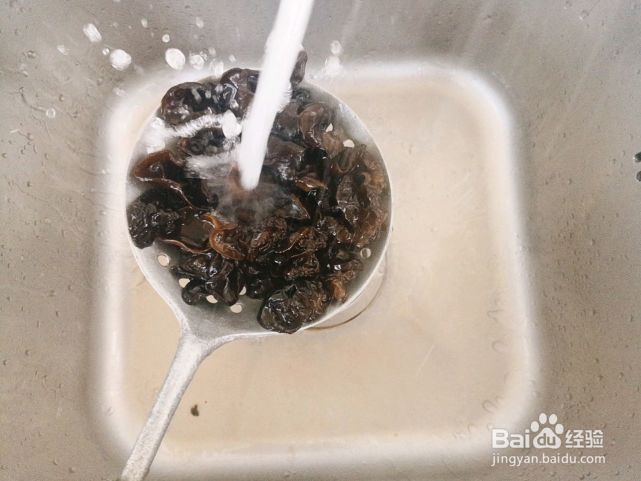 凉拌木耳的制作方法