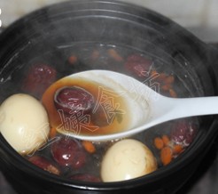 枸杞红枣煲鸡蛋