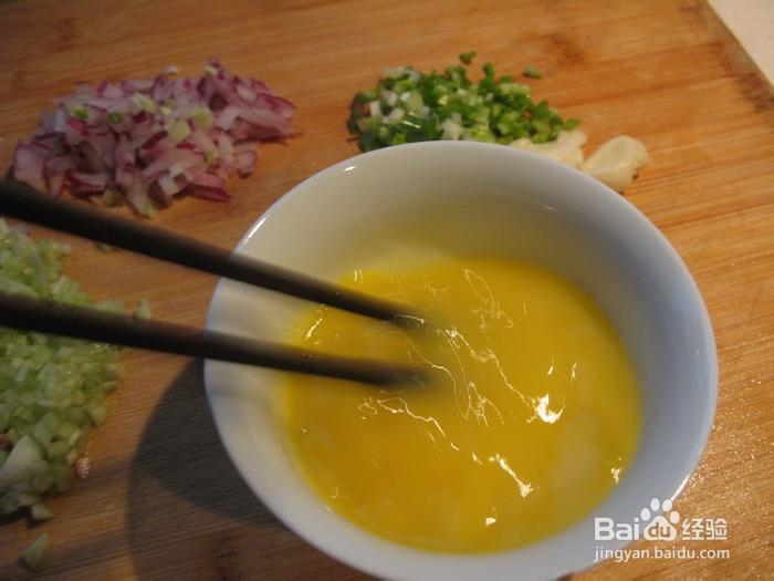 如何做色香味俱全的特色蛋炒饭