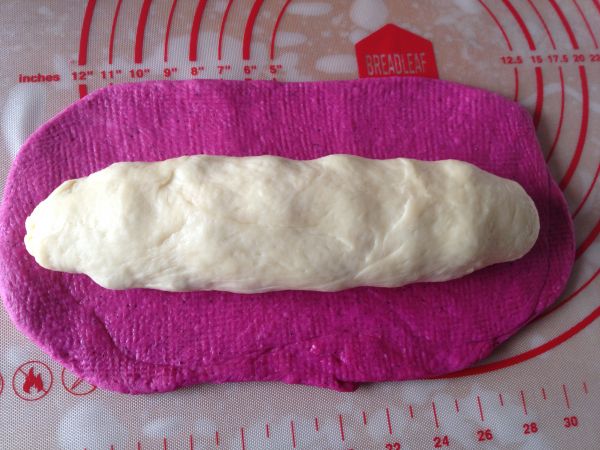 火龙果花瓣吐司