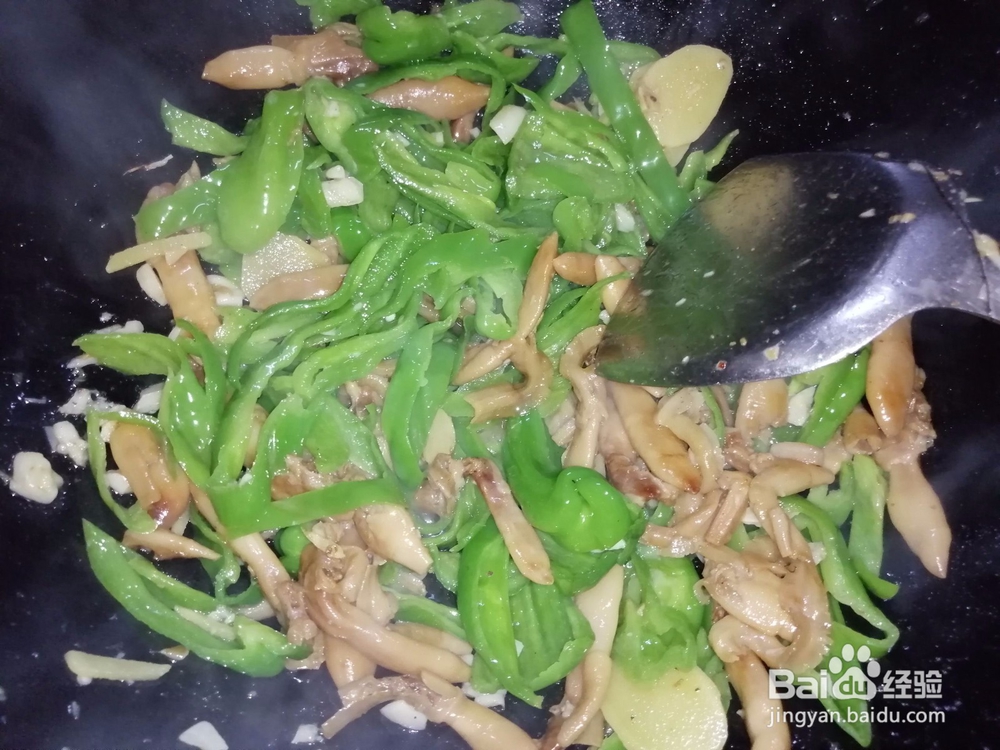 青椒爆炒蚬子干的做法