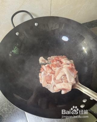 五花肉苦瓜煲怎么做？