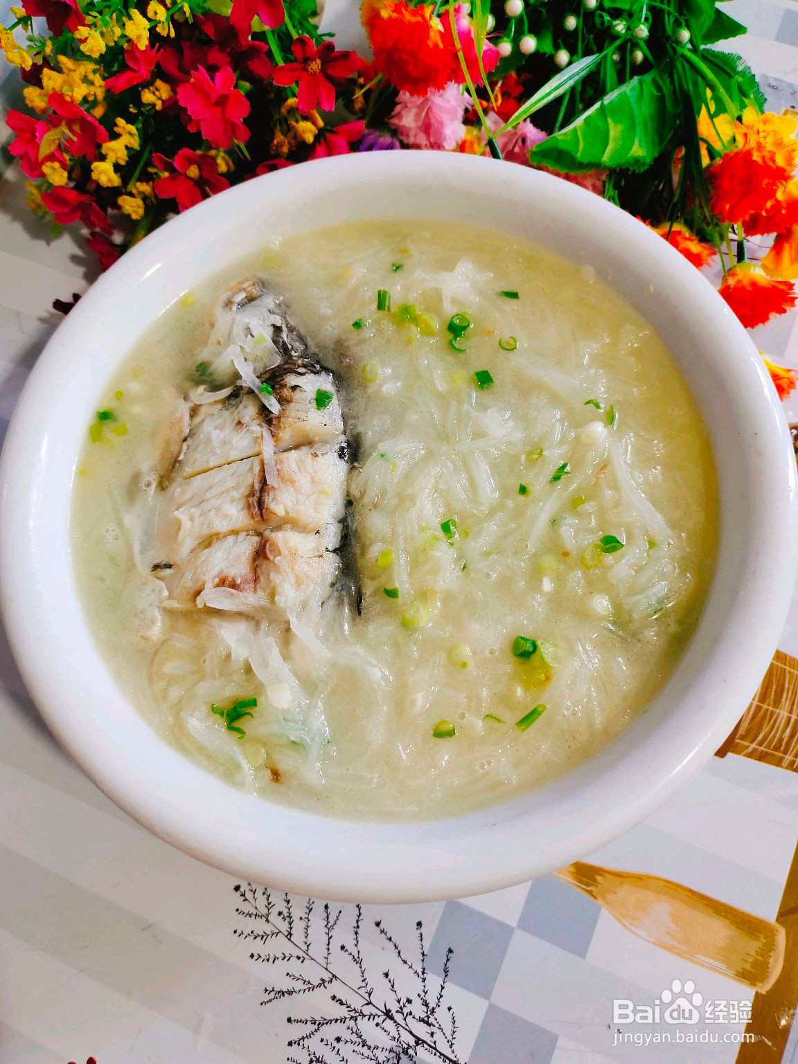 萝卜丝鲫鱼汤的做法