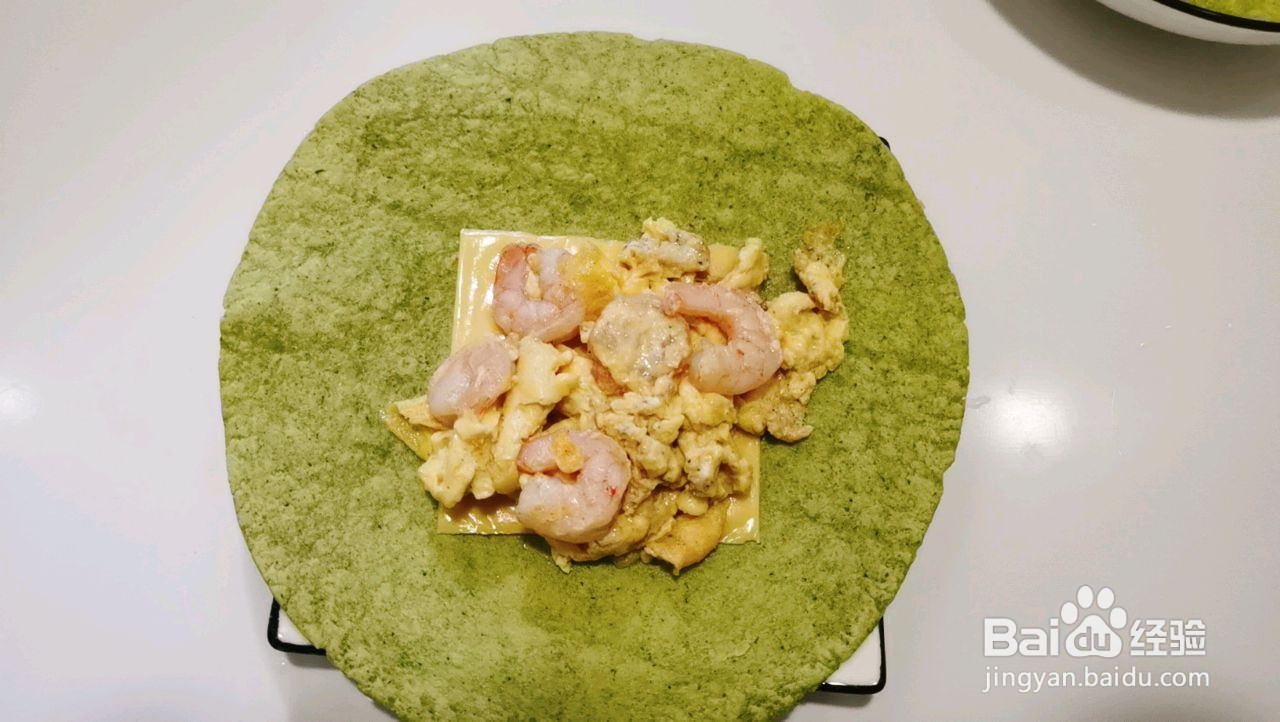 芝士虾仁滑蛋卷饼的做法