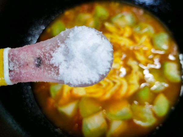 番茄丝瓜鸡蛋汤