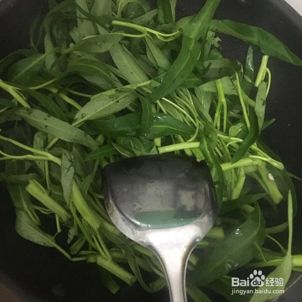 爆炒空心菜的做法