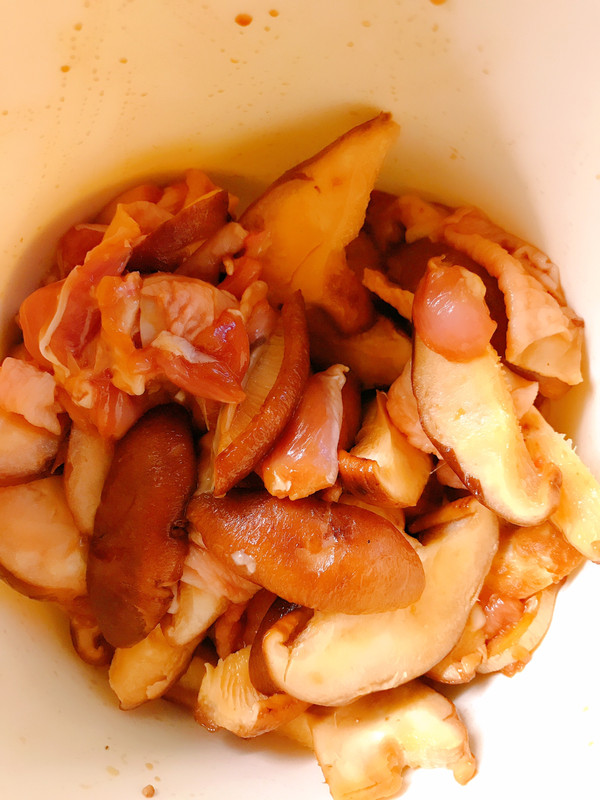 香菇板栗鸡焖饭