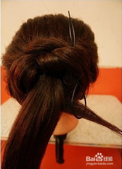 教你三分钟打造优雅盘发