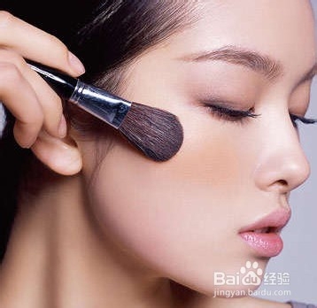 方脸变鹅蛋脸彩妆技巧