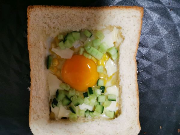 芝士玉米流心蛋吐司