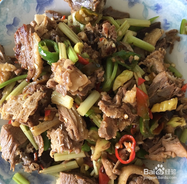 吃光光的芹菜鸭肉