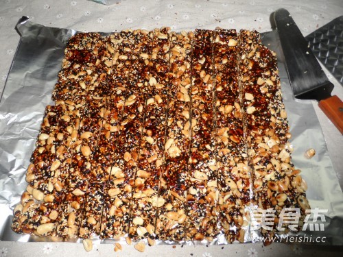 双麻花生糖的做法