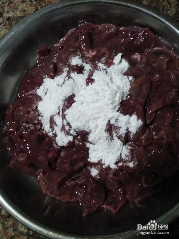 不能错过的美食—猪肝炒大葱的做法