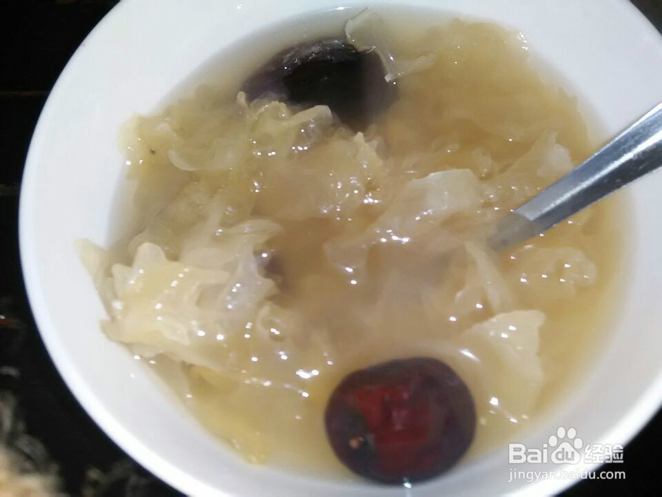 周末的营养餐红枣银耳莲子汤