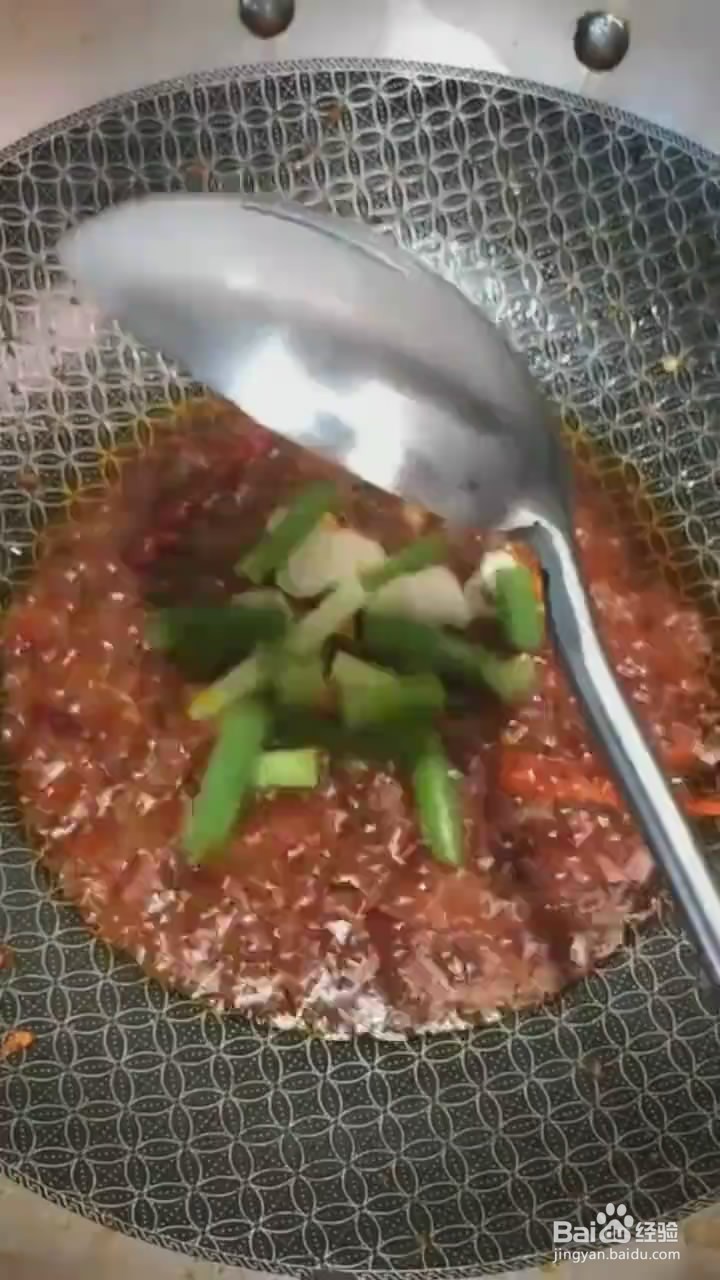 如何制作麻辣泡面