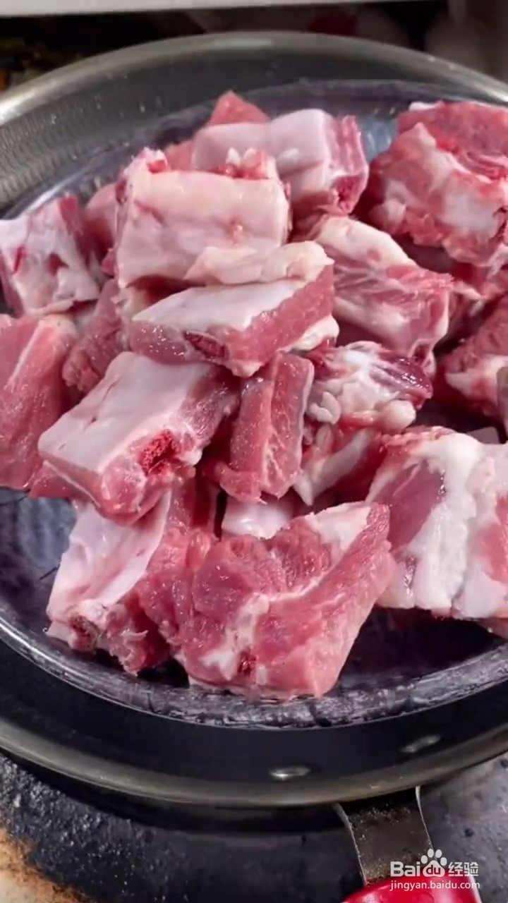 排骨炖粉条如何制作非常好吃