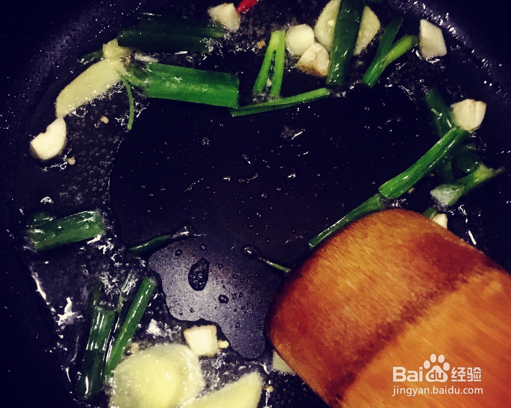 自己做爆炒香辣皮皮虾海鲜美食