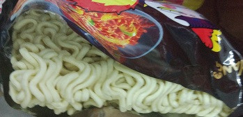 在宿舍怎么煮火鸡面？没有锅怎么煮火鸡面？