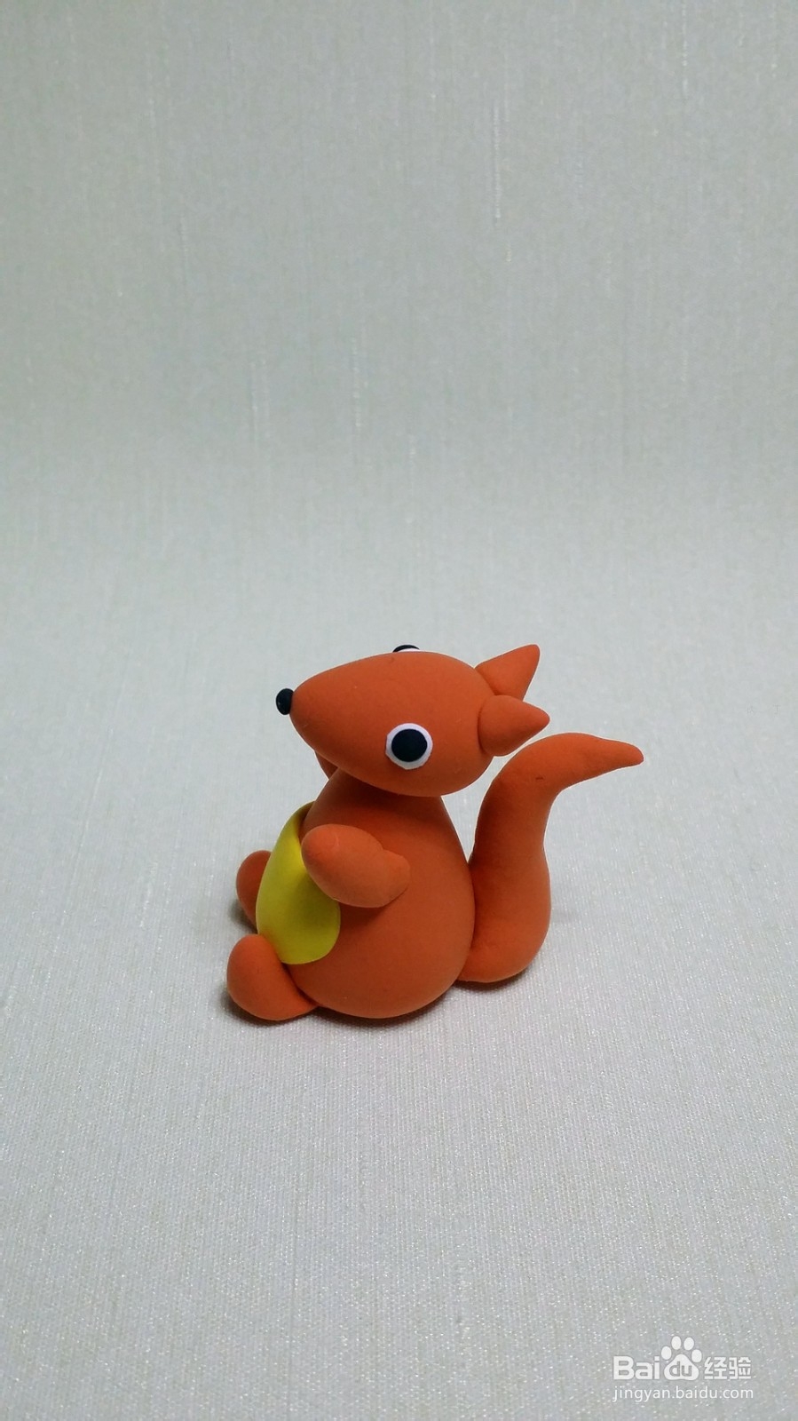 怎么用粘土做出可爱的小松鼠呢？