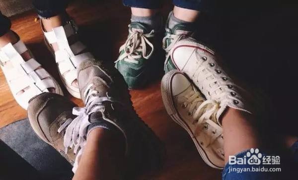 朋友一直让你陪她一起出去玩怎么办