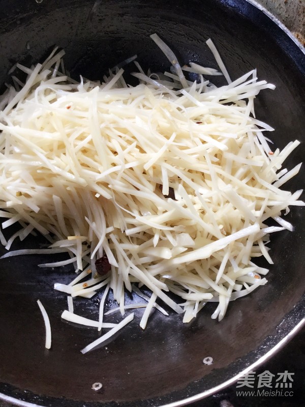 泡菜土豆丝的做法