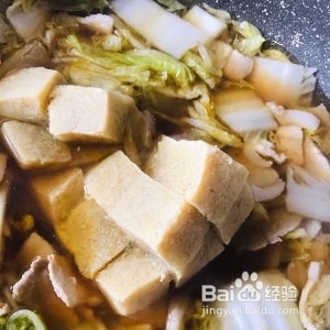 食补佳品白菜五花肉炖冻豆腐