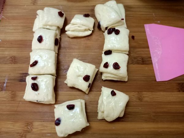 蔓越莓炼乳面包